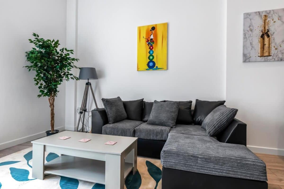 Lovely 1 Bedroom In * Woking