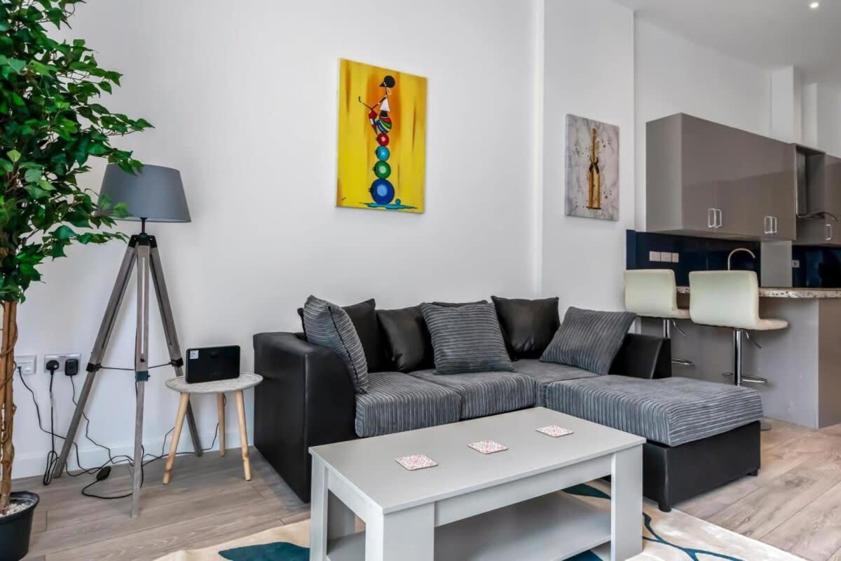Lovely 1 Bedroom In Appartamento Woking